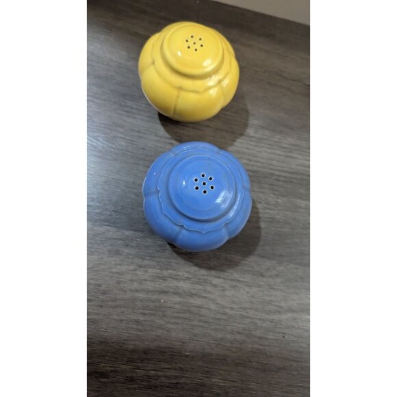 Homer Laughlin Riviera Fiesta Salt  Pepper Shaker Set Blue Yellow Art Deco Style - Picture 3 of 6